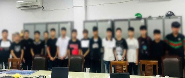 Bắt nhóm đối tượng liên tiếp đuổi chém người đi đường ở Hà Nội Bat nhom doi tuong lien tiep duoi chem nguoi di duong o Ha Noi