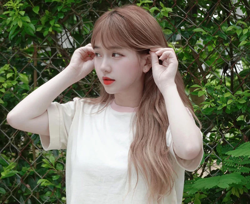 Gái xinh sinh năm 1995 hiện tại đang là streamer Tiktok, kinh doanh mảng thời trang.