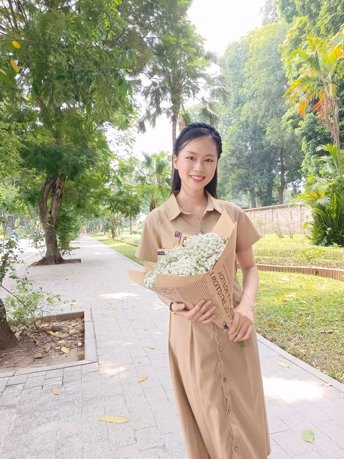 Khác vẻ ngoài mảnh mai, nhẹ nhàng, Kiều Trinh tự nhận xét bản thân là người cá tính, mạnh mẽ trong học tập và công việc.