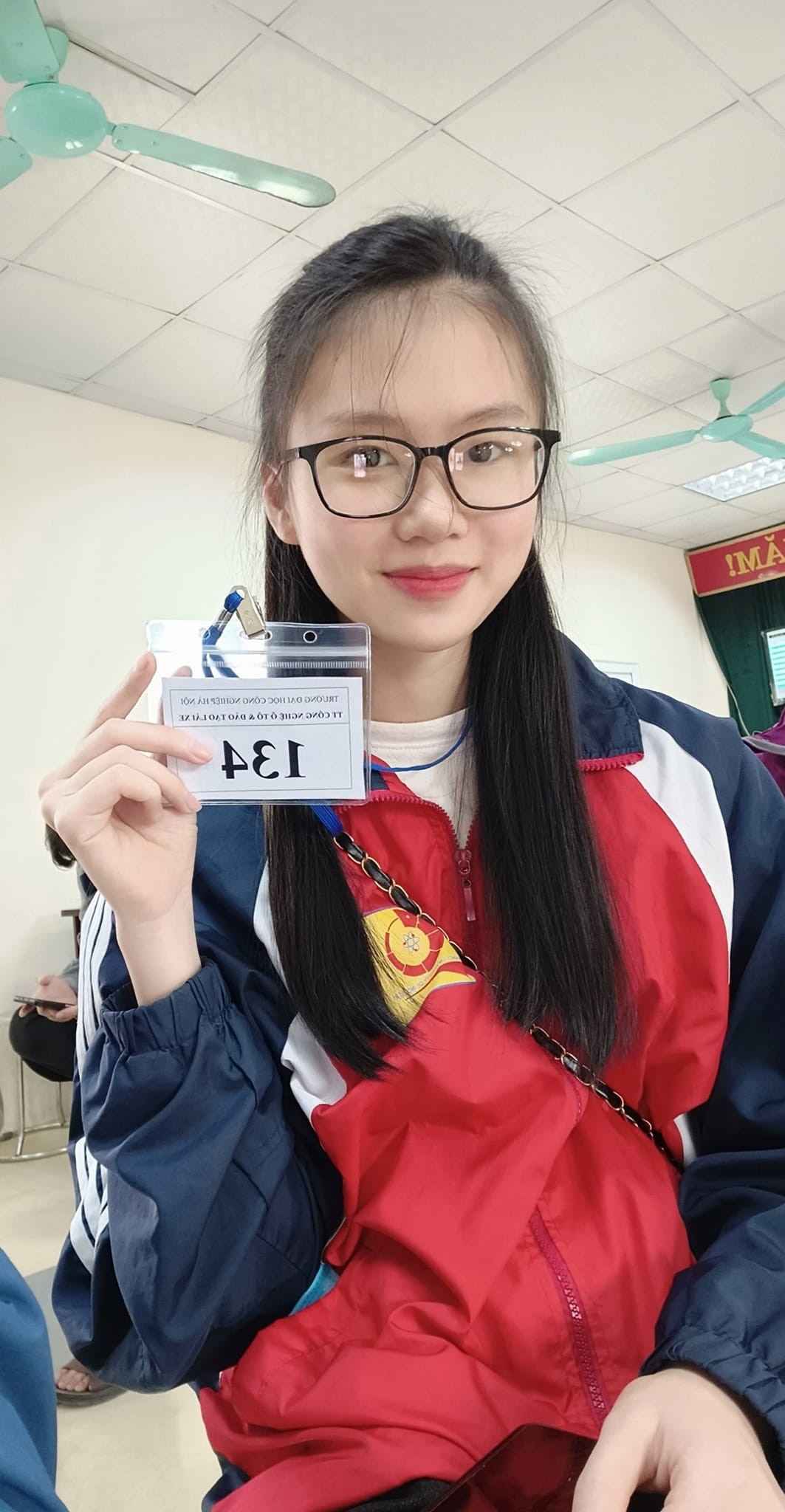 Không chỉ học giỏi, Kiều Trinh cũng đạt giải tài năng ở cuộc thi Nữ sinh tài năng thanh lịch - Miss HaUI năm 2022.