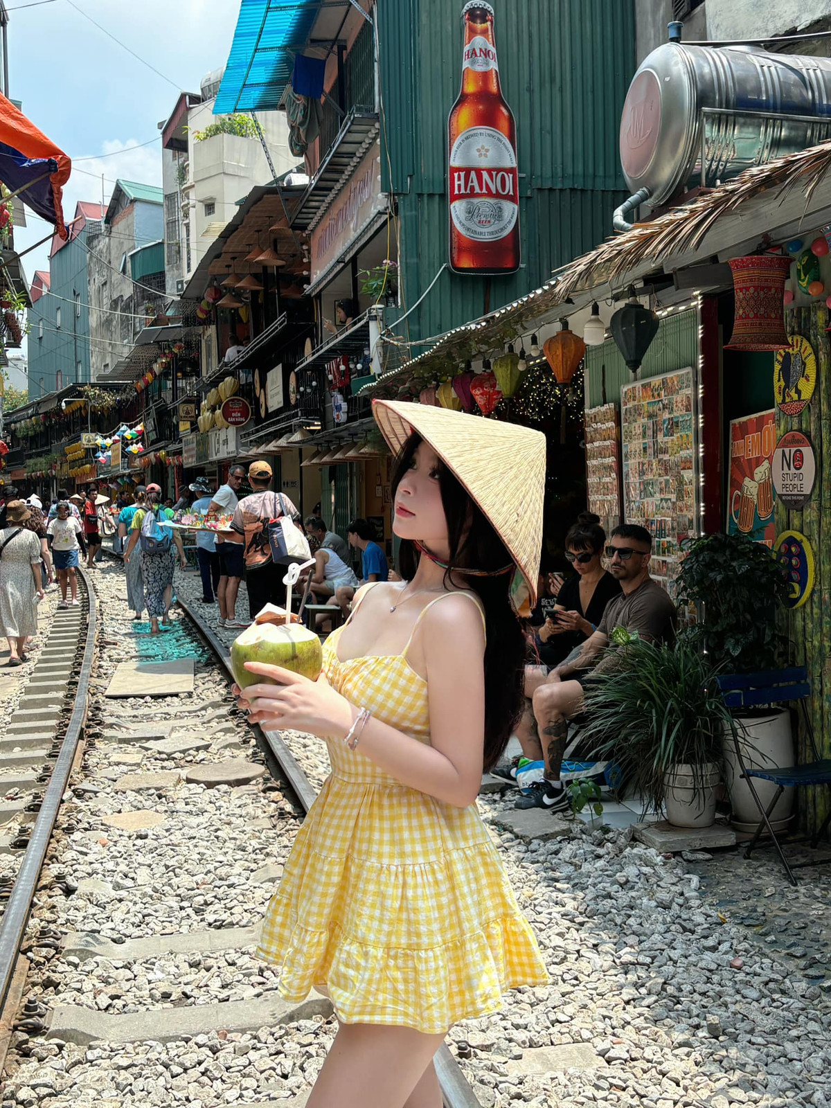 Quỳnh Như có xuất phát điểm từ một sao nhí, từ khi học lớp 2 đã tham gia múa hát ở khá nhiều chương trình lớn trên sóng VTV.