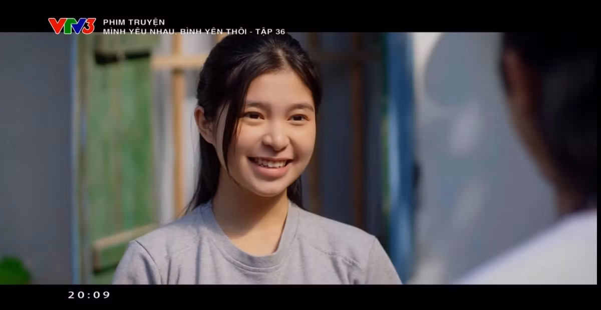 Cô nàng từng tham gia một vài vai diễn trong mộ số phim VTV như "Mình yêu nhau bình yên thôi", hay phim chiếu rạp "Tết ở làng Địa Ngục"