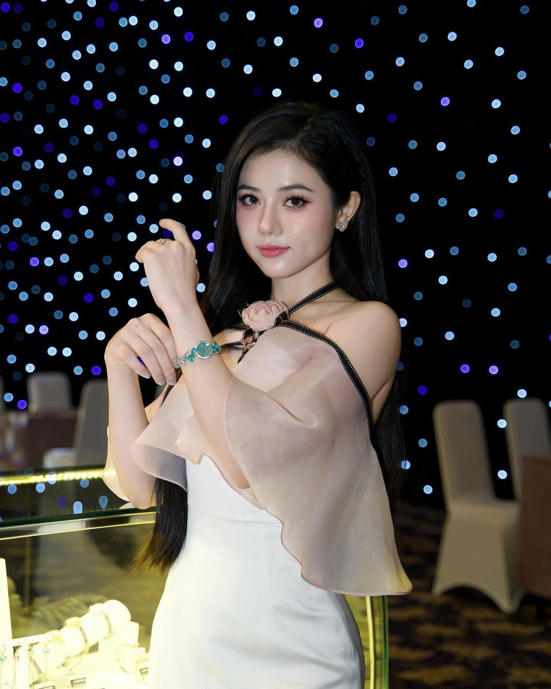 Từ sau khi vướng vào tin đồn với "streamer giàu nhất Việt Nam", mọi hoạt động trên MXH của Ý Nhi đều được rất nhiều người quan tâm.