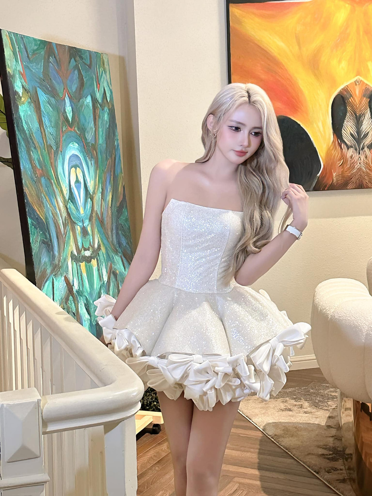 Gần đây, cô nàng ít xuất hiện ở các sự kiện với vai trò DJ mà tập trung cho công việc kinh doanh shop thời trang thiết kế. Cô nàng cũng thường làm mẫu cho những bộ sưu tập mới của shop mình. (Ảnh: IGNV)