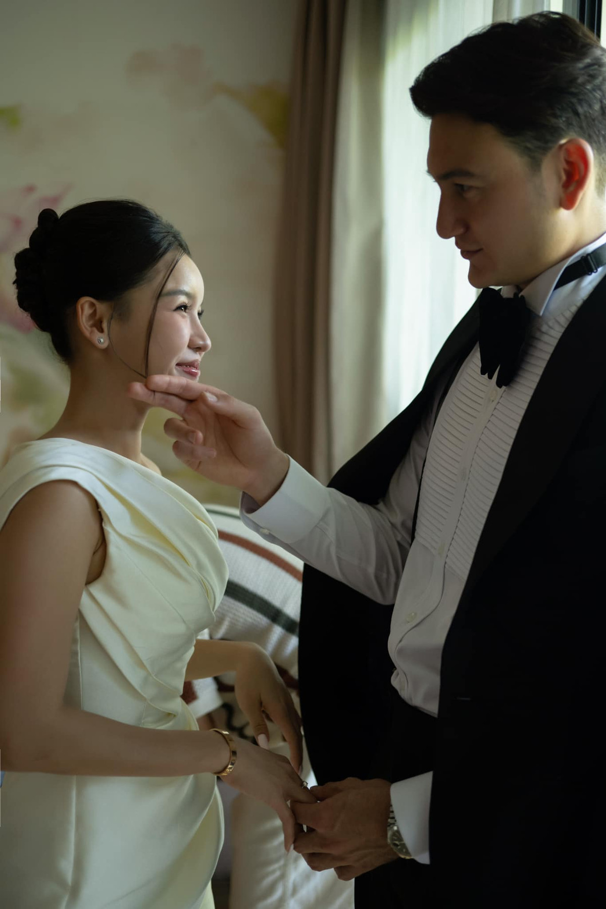 Thủ môn Đặng Văn Lâm và nàng gymer Yến Xuân đã tổ chức đám cưới vào tháng 7/2024, sau một thời gian dài hẹn hò kín tiếng.