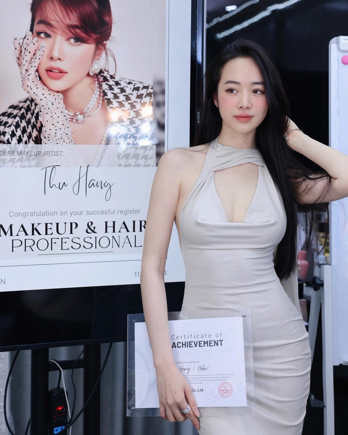 Hằng Habi theo đuổi phong cách nữ tính, thanh lịch, dịu dàng. (Ảnh: IGNV)