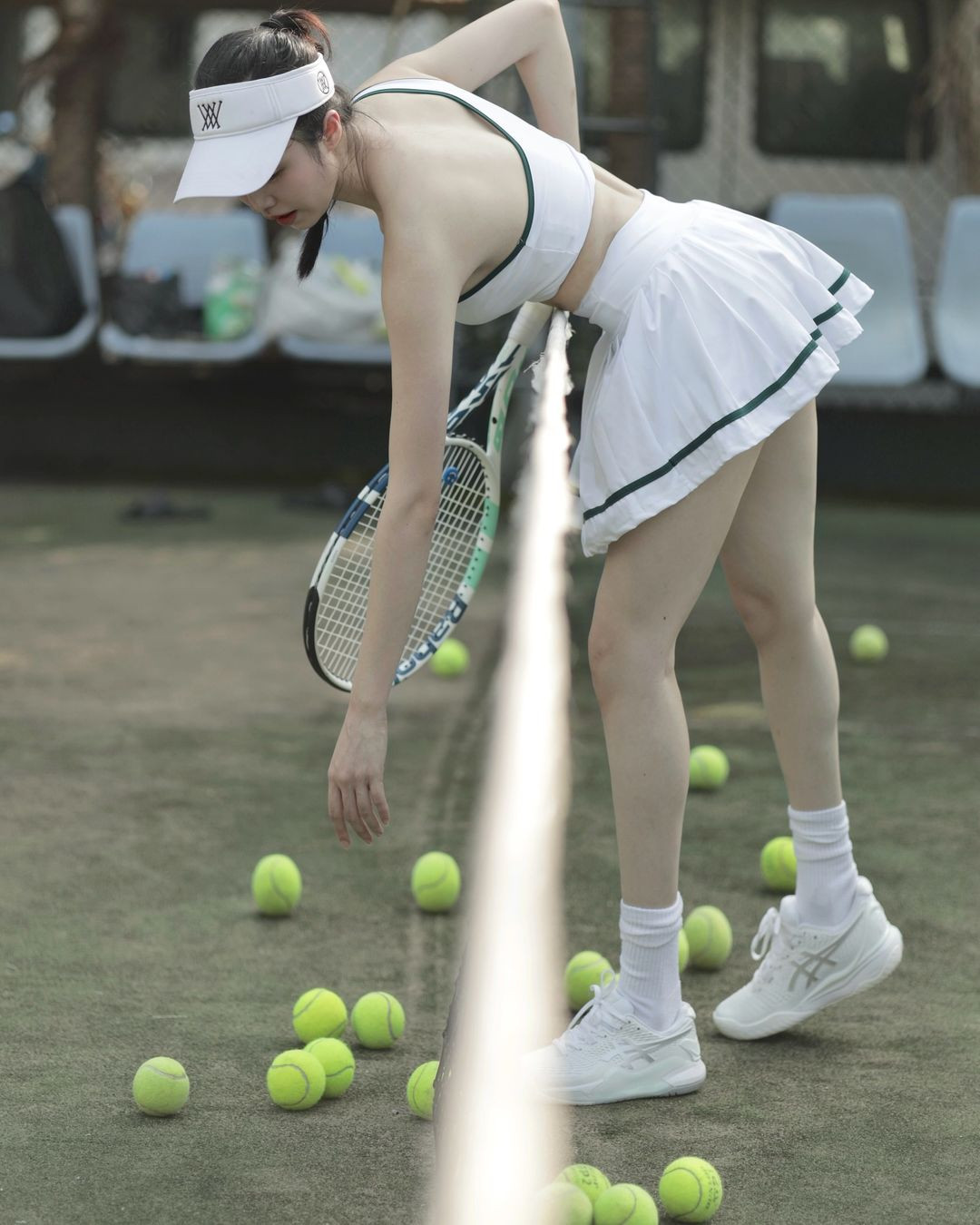 Trên trang cá nhân của mình, hot girl Quảng Ninh thường xuyên đăng tải những bức ảnh luyện tập thể thao, thể hình. Môn thể thao được cô nàng yêu thích là tennis.