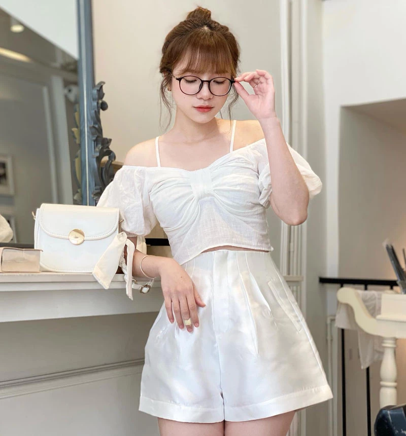 Hiện Thu Hằng thu hút 24.000 người theo dõi trên trang Facebook cá nhân. (Ảnh: FBNV)