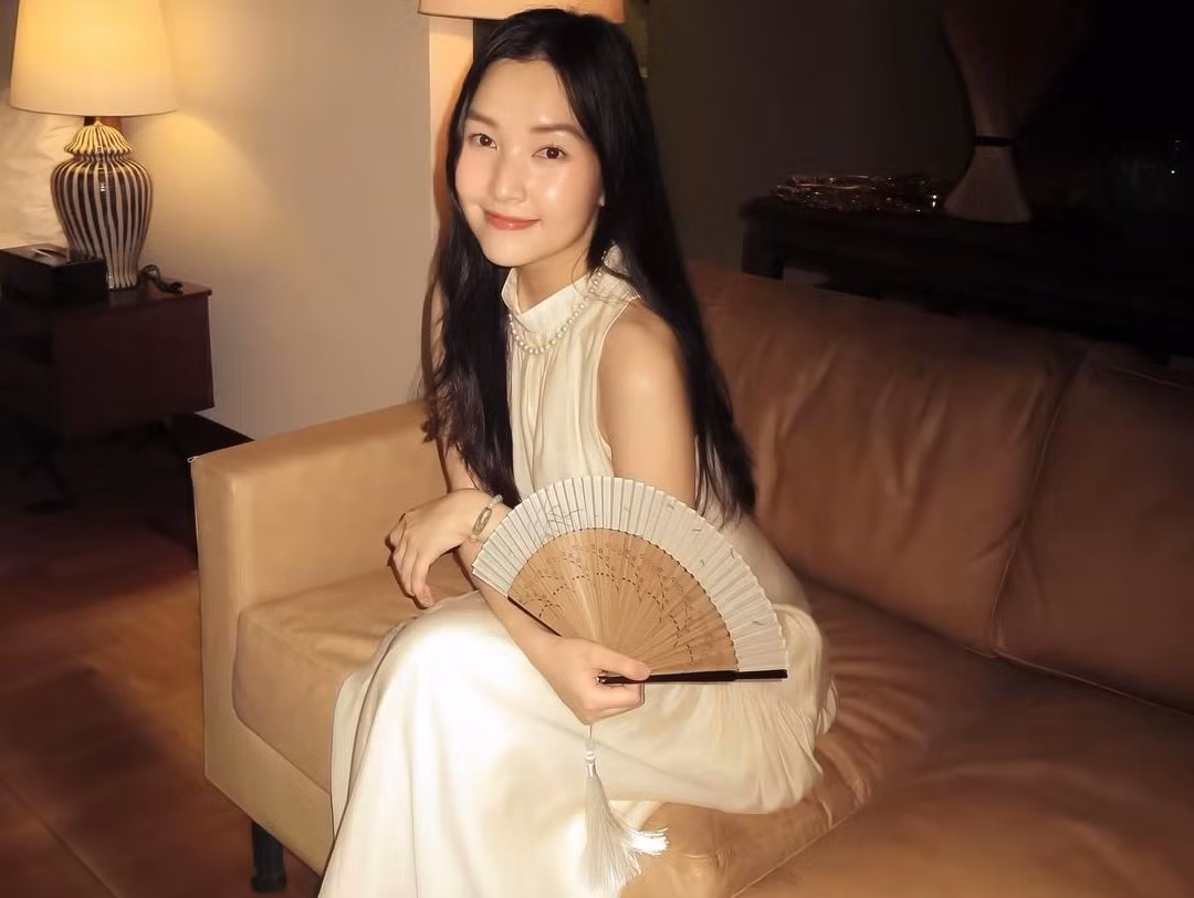 Thời gian gần đây, cô nàng vẫn hoạt động nghệ thuật nhưng không có gì quá nổi trội. Tuy vậy, nhan sắc của Ngọc Trân mỗi lần xuất hiện vẫn khiến nhiều người xao xuyến.