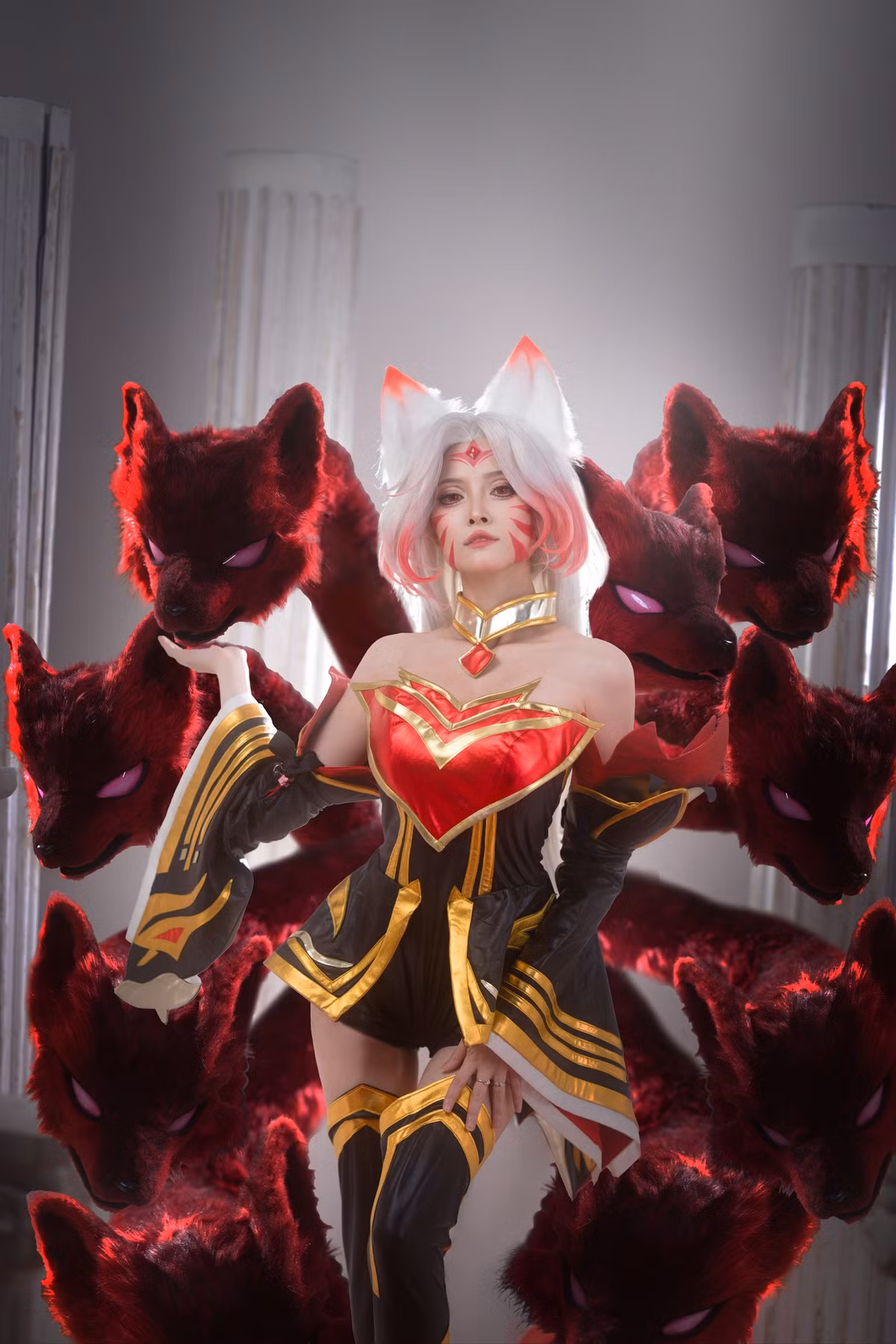 Thời gian qua, cô nàng này và đàn chị Mai Dora liên tiếp khiến fan VCS nức lòng với màn cosplay Ahri đầy quyến rũ.