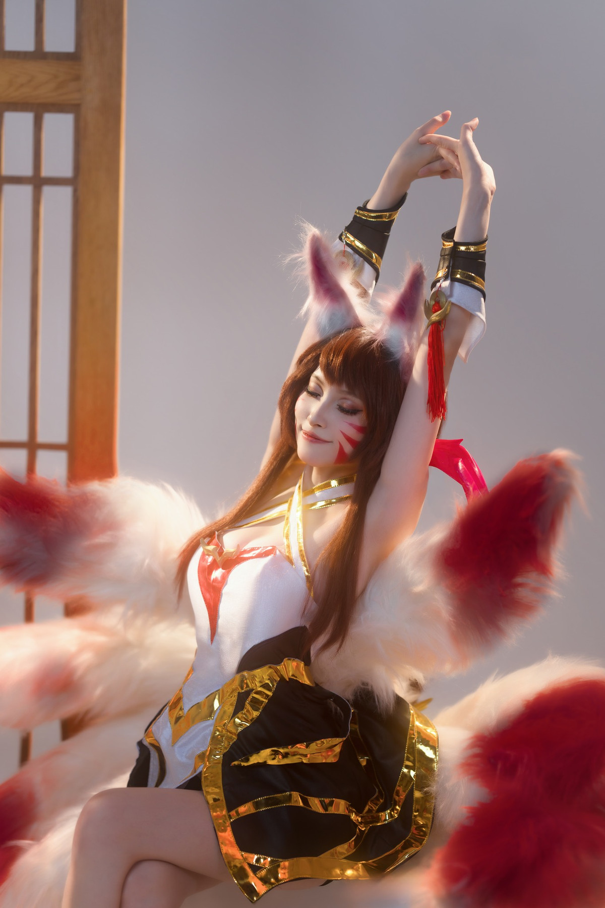 Trước đây, Tạ Vy từng được nhiều người biết đến với những màn cosplay nhiều vị tướng trong tựa game LMHT.