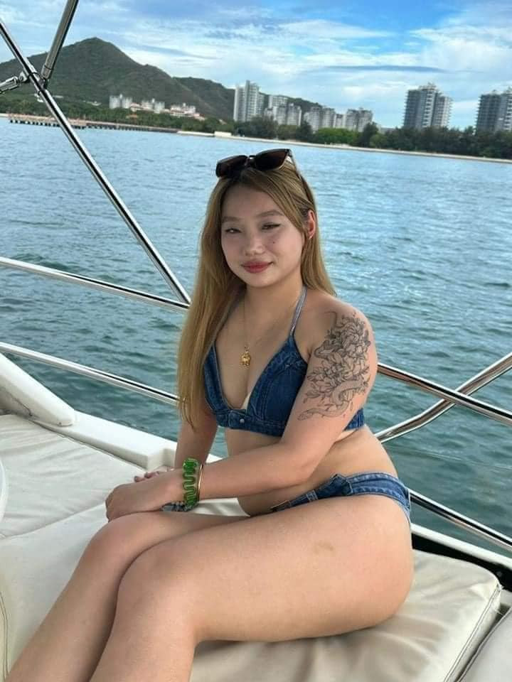 Mới đây, loạt ảnh một cô gái được mệnh danh "mỹ nữ photoshop" khiến nhiều người xôn xao. So sánh loạt ảnh đã chỉnh sửa và ảnh gốc, nhiều người vô cùng bất ngờ.