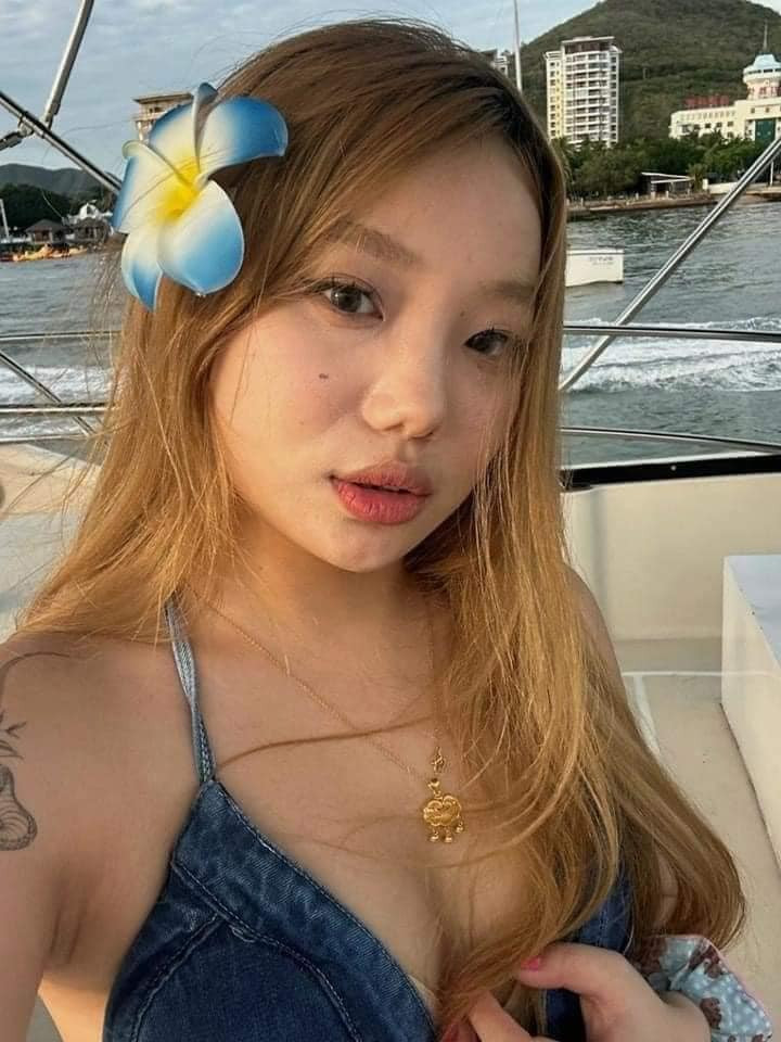 Còn trước khi chỉnh vẫn là bối cảnh chụp ấy, góc chụp ấy nhưng cảm giác không được thanh thoát như ảnh đã photoshop.