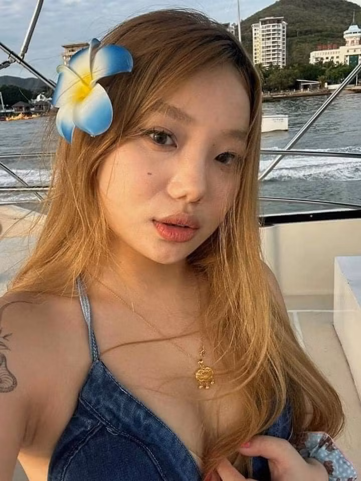 Còn trước khi chỉnh vẫn là bối cảnh chụp ấy, góc chụp ấy nhưng cảm giác không được thanh thoát như ảnh đã photoshop.