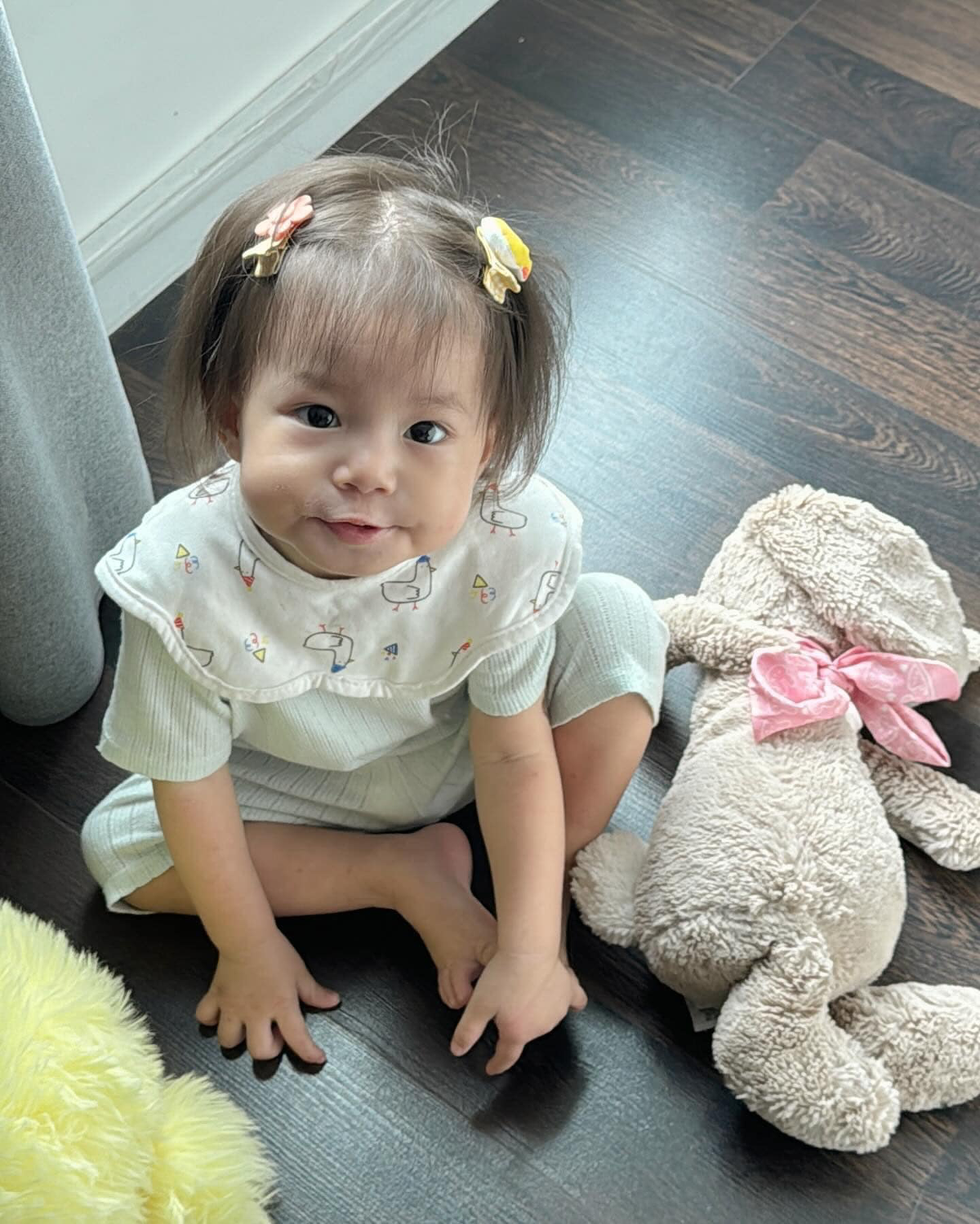 "Pam iu ơi" là con gái của Salim (Hoàng Kim Ngân) và thiếu gia Hải Long. Từ khi mới chào đời, Pam đã được dư luận chú ý và trở thành "thế lực nhí" hot nhất nhì showbiz Việt.