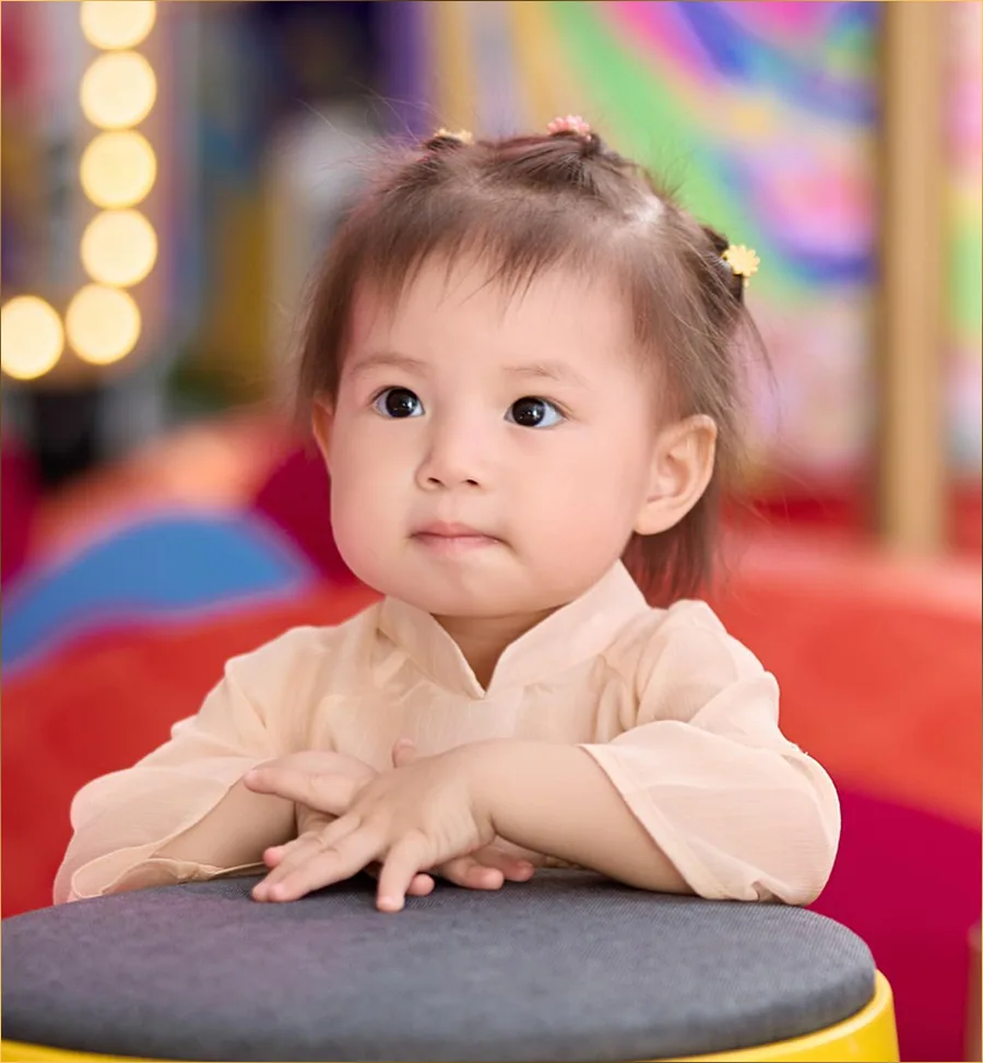 Kèm theo đó là loạt trend được tạo ra như điệu bộ "chu chu" đáng yêu của bé hay câu nói viral "ngoan xinh yêu của mẹ đâu rồi".