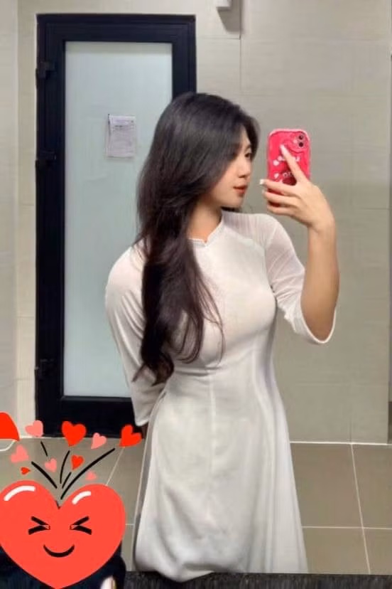 Chip sống khá kín tiếng trên mạng xã hội, ngoài những lọt vào ống kính khi tham dự 1 số sự kiện cùng bố mẹ, Chip rất ít khi đăng tải lên trang cá nhân.