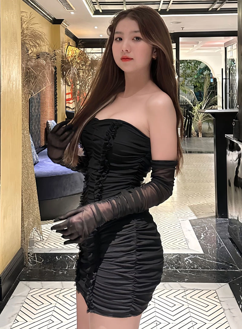 Từng là một sinh viên ngàng du lịch, đam mê của cô nàng là được đi đến nhiều nơi, nhiều địa điểm khác nhau để khám phá những điều mới lạ. (Ảnh: FBNV)