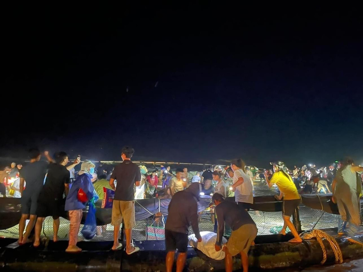 Chuyện cá hay các loại hải sản dạt vào bờ sau những cơn bão đã xảy ra không ít lần tại rất nhiều nơi.