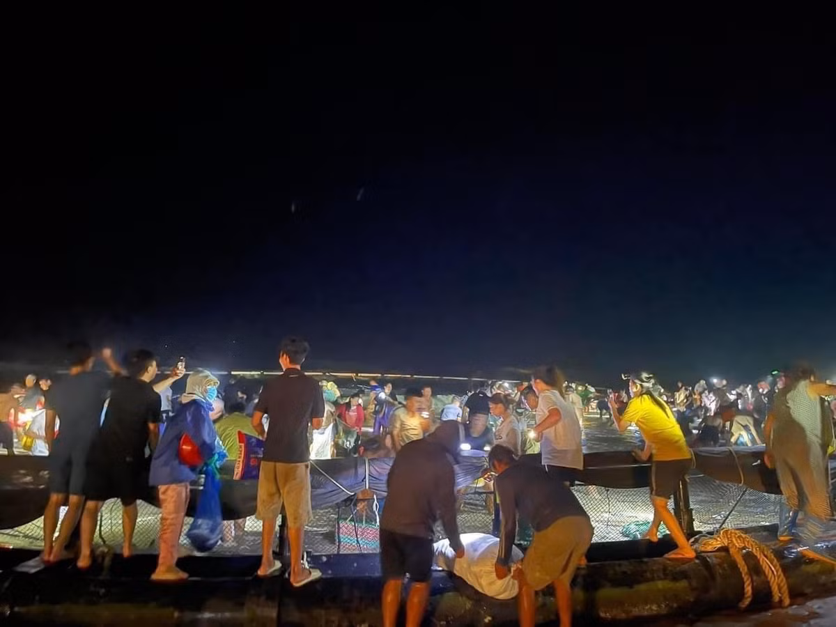 Chuyện cá hay các loại hải sản dạt vào bờ sau những cơn bão đã xảy ra không ít lần tại rất nhiều nơi.