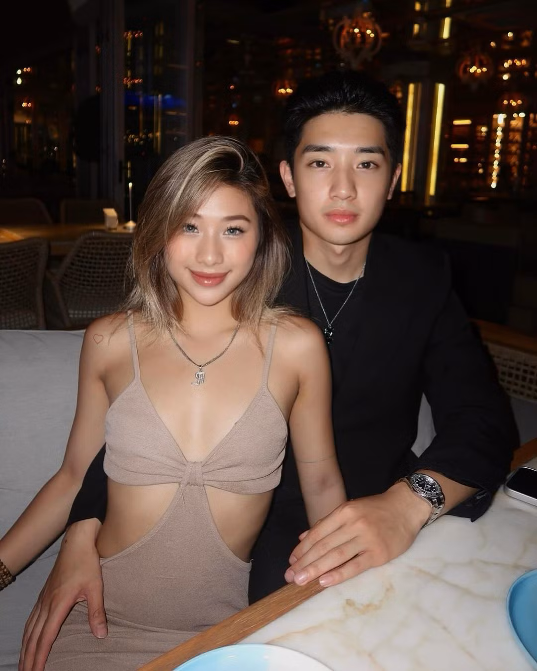 Cho đến gần đây, cô nàng mới bắt đầu đăng tải những hình ảnh mới trên MXH, chủ yếu là những khoảnh khắc tình tứ bên bạn trai, cũng những chuyến du lịch "chữa lành".