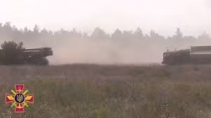 Mặc dù vẫn sử dụng đạn rocket cỡ 300 mm nhưng nhờ áp dụng những thành tựu khoa học công nghệ và kỹ thuật mới mà cả tầm bắn lẫn độ chính xác của Vilkha-M đều vượt trội BM-30 Smerch.