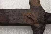 Chụp CT thanh kiếm thế kỷ 16, lộ ra thứ kỳ dị khó tin