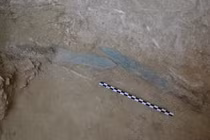 Ba thanh kiếm đồng 3.200 năm trong mộ cổ, lai lịch gây sốc 