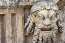 Phát hiện 17 chiếc mặt nạ thần 2.200 tuổi, chuyên gia sửng sốt