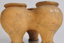 Độc lạ chiếc bình ba ngăn La Mã cổ, chuyên gia vắt óc giải mã