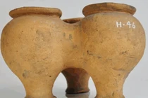 Độc lạ chiếc bình ba ngăn La Mã cổ, chuyên gia vắt óc giải mã