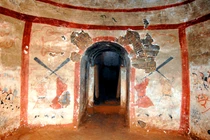 Bức tranh tường kỳ lạ trong lăng mộ cổ Trung Quốc