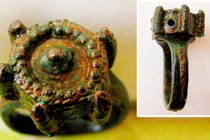 Chiếc nhẫn tẩm độc thế kỷ 14 hé lộ bí mật ám sát rùng rợn