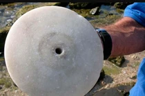 Khai quật đĩa đá cổ 2.500 năm tuổi, bí mật trấn tà gây sửng sốt