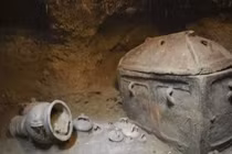 Ngôi mộ cổ Minoan được bảo tồn hoàn hảo trên đảo Crete