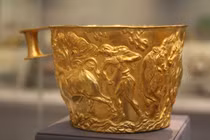 Nghệ thuật Hy Lạp cổ đại qua cặp cốc vàng Vapheio