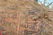 Biểu tượng vũ trụ lạ trên bức bích họa 3.000 năm tuổi