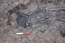 Chuyên gia 'đứng hình' phát hiện hài cốt 500 tuổi, mang ủng da còn nguyên