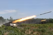 Pháo binh Nga tung "mưa đá" phá hủy trận địa quân Ukraine