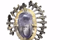 Soi cận viên ngọc thời Trung cổ, lai lịch chủ nhân gây sốc