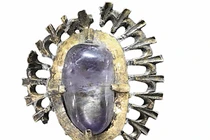 Soi cận viên ngọc thời Trung cổ, lai lịch chủ nhân gây sốc