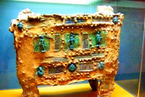 Phát hiện chiếc rương La Mã cổ đại chứa kho báu bí mật