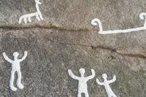 Soi hình khắc trên đá 2.700 năm tuổi, lộ bí ẩn động trời