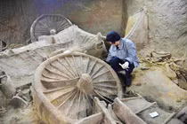 Phát hiện kinh ngạc hố chôn 4 xe ngựa thời Xuân Thu Trung Quốc