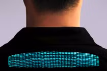 Tận mục áo khoác thông minh tích hợp AI ngăn bỏng nhiệt 