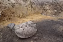 Đào đất xây sân vận động, chuyên gia kinh ngạc phát hiện di tích cổ