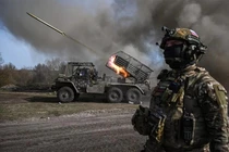 Nga xuyên thủng phòng tuyến Ukraine, mặt trận Dnipropetrovsk bốc cháy