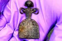 Búp bê chì quý hiếm thế kỷ 16 hé lộ bí mật rợn người