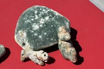 Tìm thấy đồ trang trí 10.000 tuổi khắc chim thiêng quyền lực