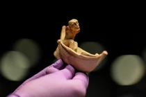 Tượng Charon 2.400 năm tuổi tiết lộ bí mật rợn người dưới địa ngục